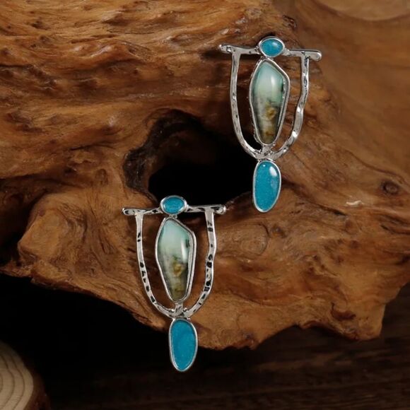 ✨🆕✨ BoHo S925 Plated Turquoise Green Decor Stone Dangle Earrings ✨ - Picture 1 of 13